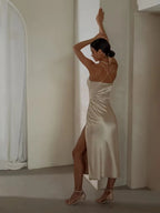 Maxe - Klänningar med rygglös design