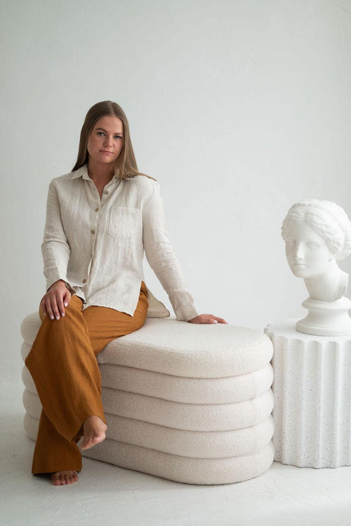 Linneskjorta för kvinnor – långärmad linneblus – naturbeige knäppt – hållbar, minimalistisk topp – Nordiska linnekläder 